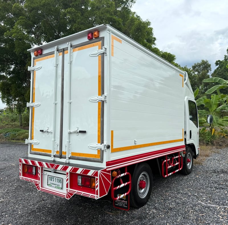 NLR130 ปี 2559 ตู้แห้ง มือเดียวป้ายแดง เครื่องดี เกียร์นิ่ม แอร์เย็น รถถูกคัดสรรผ่านมาตรฐาน