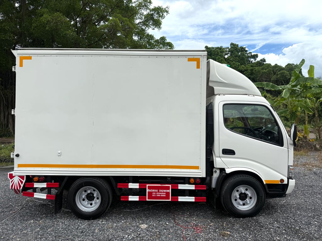 HINO 300 ATOM ปี 2564 สวยๆ เดิมบาง (4 ล้อ - ไม่ติดเวลา) (รถมือเดียวป้ายแดง) (ตู้แห้ง+เปิดท้าย) เครื่องดี คัสซีสวย แอร์เย็น พ.เพาเวอร์ พวงมาลัย Airbag วิทยุ USB MP3 รถถูกคัดสรรผ่านมาตรฐาน รถสวยมาก HINO 300 ATOM ปี 2564 สวยๆ เดิมบาง (4 ล้อ - ไม่ติดเวลา) (รถมือเดียวป้ายแดง) (ตู้แห้ง+เปิดท้าย) เครื่องดี คัสซีสวย แอร์เย็น พ.เพาเวอร์ พวงมาลัย Airbag วิทยุ USB MP3 รถถูกคัดสรรผ่านมาตรฐาน รถสวยมาก