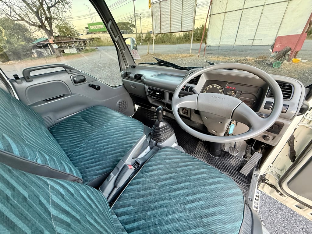 ISUZU NKR (รถห้างแท้) (การ์ตูน) เครื่อง 100 แรง เทอร์โบ (4 ล้อ-ไม่ติดเวลา) (กระบะเหล็ก+หลังคาทึบ) เครื่องดี คัสซีสวย แอร์เย็น ☎️ 086-337-7933 ก้าว ISUZU NKR (รถห้างแท้) (การ์ตูน) เครื่อง 100 แรง เทอร์โบ (4 ล้อ-ไม่ติดเวลา) (กระบะเหล็ก+หลังคาทึบ) เครื่องดี คัสซีสวย แอร์เย็น ☎️ 086-337-7933 ก้าว