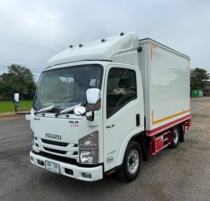 NLR Lite ปี 2021 (4 ล้อ - ไม่ติดเวลา) (รถมือเดียวป้ายแดง) (ตู้แห้ง+เปิดท้าย) เครื่องดี คัสซีสวย แอร์เย็น พ.เพาเวอร์ ก.ไฟฟ้า พวงมาลัย Airbag วิทยุ USB MP3 รถถูกคัดสรรผ่านมาตรฐาน NLR Lite ปี 2021 (4 ล้อ - ไม่ติดเวลา) (รถมือเดียวป้ายแดง) (ตู้แห้ง+เปิดท้าย) เครื่องดี คัสซีสวย แอร์เย็น พ.เพาเวอร์ ก.ไฟฟ้า พวงมาลัย Airbag วิทยุ USB MP3 รถถูกคัดสรรผ่านมาตรฐาน