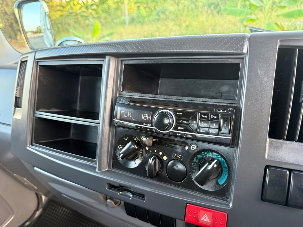 NLR130 กระบะสแตนเลส เลขไมล์ 81,xxx (4 ล้อ - ไม่ติดเวลา) (รถมือเดียวป้ายแดง) (กระบะสองแถว) เครื่องดี คัสซีสวย แอร์เย็น พ.เพาเวอร์ วิทยุ USB MP3 รถถูกคัดสรรผ่านมาตรฐาน NLR130 กระบะสแตนเลส เลขไมล์ 81,xxx (4 ล้อ - ไม่ติดเวลา) (รถมือเดียวป้ายแดง) (กระบะสองแถว) เครื่องดี คัสซีสวย แอร์เย็น พ.เพาเวอร์ วิทยุ USB MP3 รถถูกคัดสรรผ่านมาตรฐาน