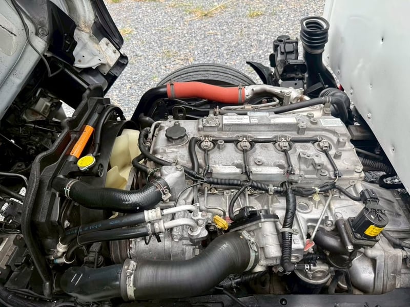 NLR130 ปี 2561 (รถห้างแท้) (4 ล้อ - ไม่ติดเวลา) (รถมือเดียวป้ายแดง) (ตู้แห้ง+เปิดท้าย+เปิดซ้าย) เครื่องดี คัสซีสวย แอร์เย็น พ.เพาเวอร์ ก.ไฟฟ้า พวงมาลัย Airbag วิทยุ USB MP3 รถถูกคัดสรรผ่านมาตรฐาน รถสวยมาก