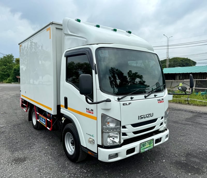 แถมป้ายประมูล NLR130 ปี 2564 (4 ล้อ - ไม่ติดเวลา) (รถมือเดียวป้ายแดง) (ตู้แห้ง+เปิดท้าย) เครื่องดี คัสซีสวย แอร์เย็น พ.เพาเวอร์ ก.ไฟฟ้า พวงมาลัย Airbag วิทยุ USB MP3 รถถูกคัดสรรผ่านมาตรฐาน