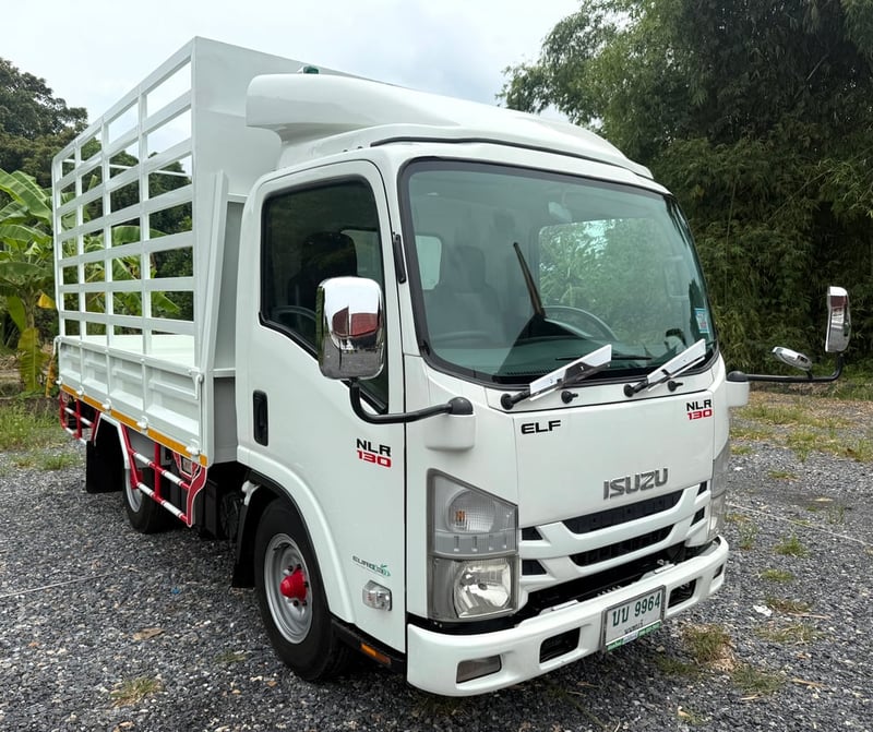 NLR130 แรง ปี 2561 (รถห้างแท้) (4 ล้อ - ไม่ติดเวลา) (รถมือเดียวป้ายแดง) (กระบะเหล็กใหม่ ยาว 3.5 เมตร) เครื่องดี คัสซีสวย แอร์เย็น พ.เพาเวอร์ ก.ไฟฟ้า พวงมาลัย Airbag วิทยุ USB MP3 รถถูกคัดสรรผ่านมาตรฐาน รถสวยมาก