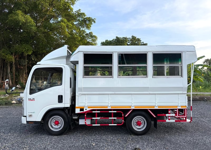 NLR130 ปี 2563 (4 ล้อ - ไม่ติดเวลา) (รถมือเดียวป้ายแดง) (กระบะสองแถว) เครื่องดี คัสซีสวย แอร์เย็น พ.เพาเวอร์ ก.ไฟฟ้า พวงมาลัย Airbag วิทยุ USB MP3 รถถูกคัดสรรผ่านมาตรฐาน