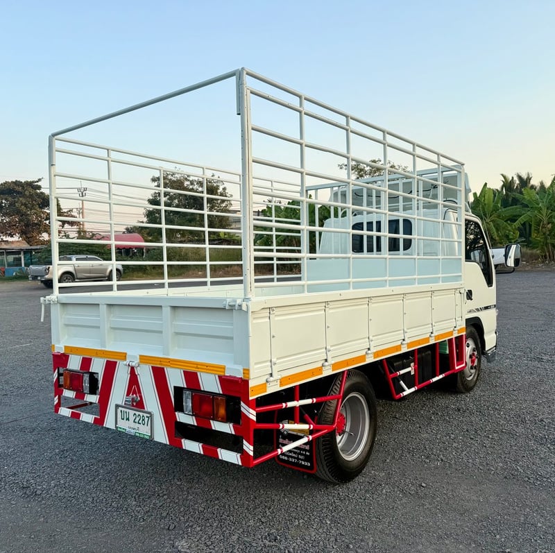 ISUZU NKR 120 แรง ปี 2553 (4 ล้อ-ไม่ติดเวลา) (กระบะ+คอก) เครื่องดี คัสซีสวย แอร์เย็น รถสวย พร้อมใช้งานทันที