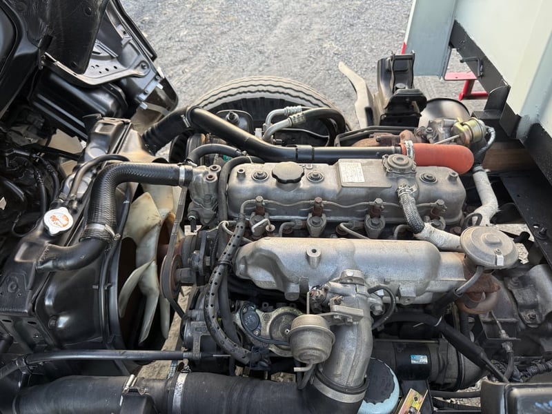 ISUZU NKR (รถห้างแท้) (การ์ตูน) เครื่อง 100 แรง เทอร์โบ (4 ล้อ-ไม่ติดเวลา) (กระบะเหล็ก+หลังคาทึบ) เครื่องดี คัสซีสวย แอร์เย็น ☎️ 086-337-7933 ก้าว