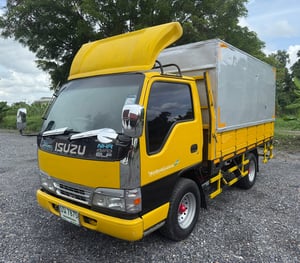 NKR 100 แรง (การ์ตูน) (4 ล้อ - ป้ายเล็กไม่ติดเวลา) (กระบะ+ตู้ทึบ) (กระทะผ่า+ยางดี 4 เส้น) (แบตเตอรี่ใหม่) เครื่องดี คัสซีสวย แอร์เย็น พร้อมโอน