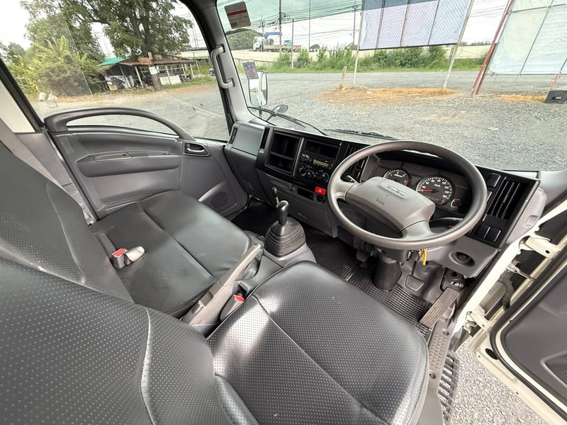 ( กระบะดั้ม เลขไมล์ 39,xxx ) NLR130 ปี 2564 (รถห้างแท้) (4 ล้อ - ไม่ติดเวลา) (รถมือเดียวป้ายแดง) เครื่องดี คัสซีสวย แอร์เย็น พ.เพาเวอร์ ก.ไฟฟ้า พวงมาลัย Airbag วิทยุ USB MP3 รถถูกคัดสรรผ่านมาตรฐาน รถสวยมาก