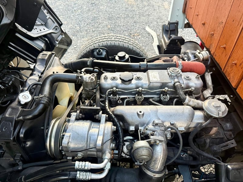 ISUZU NKR (รถห้างแท้) (ตาเพชร) เครื่อง 100 แรง เทอร์โบ (4 ล้อ-ไม่ติดเวลา) (กระบะพื้นเหล็ก+คอกเหล็ก) เครื่องดี คัสซีสวย แอร์เย็น ☎️ 086-337-7933 ก้าว ISUZU NKR (รถห้างแท้) (ตาเพชร) เครื่อง 100 แรง เทอร์โบ (4 ล้อ-ไม่ติดเวลา) (กระบะพื้นเหล็ก+คอกเหล็ก) เครื่องดี คัสซีสวย แอร์เย็น ☎️ 086-337-7933 ก้าว