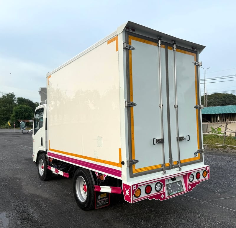 NLR130 ปี 2563 (4 ล้อ - ไม่ติดเวลา) (รถมือเดียวป้ายแดง) (ตู้แห้ง+เปิดท้าย) เครื่องดี คัสซีสวย แอร์เย็น พ.เพาเวอร์ ก.ไฟฟ้า พวงมาลัย Airbag วิทยุ USB MP3 รถถูกคัดสรรผ่านมาตรฐาน NLR130 ปี 2563 (4 ล้อ - ไม่ติดเวลา) (รถมือเดียวป้ายแดง) (ตู้แห้ง+เปิดท้าย) เครื่องดี คัสซีสวย แอร์เย็น พ.เพาเวอร์ ก.ไฟฟ้า พวงมาลัย Airbag วิทยุ USB MP3 รถถูกคัดสรรผ่านมาตรฐาน