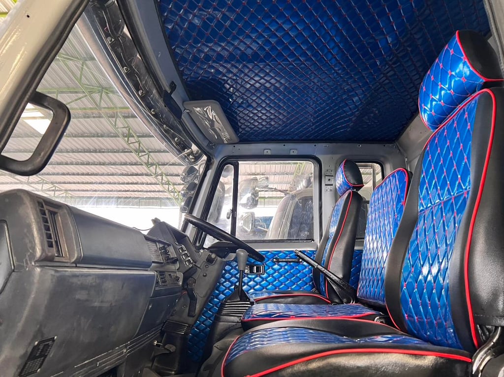 ขายรถเทรลเลอร์ขึ้นรถเกี่ยวข้าว ร็อกกี้210แรง  ราคา 550,000 