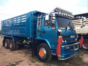 เสร็จสดใหม่ รถดั้ม2เพลา ร็อกกี้240แรง เกียร์ฟูลเลอร์ บิ้วใหม่สวยพร้อมใช้งาน