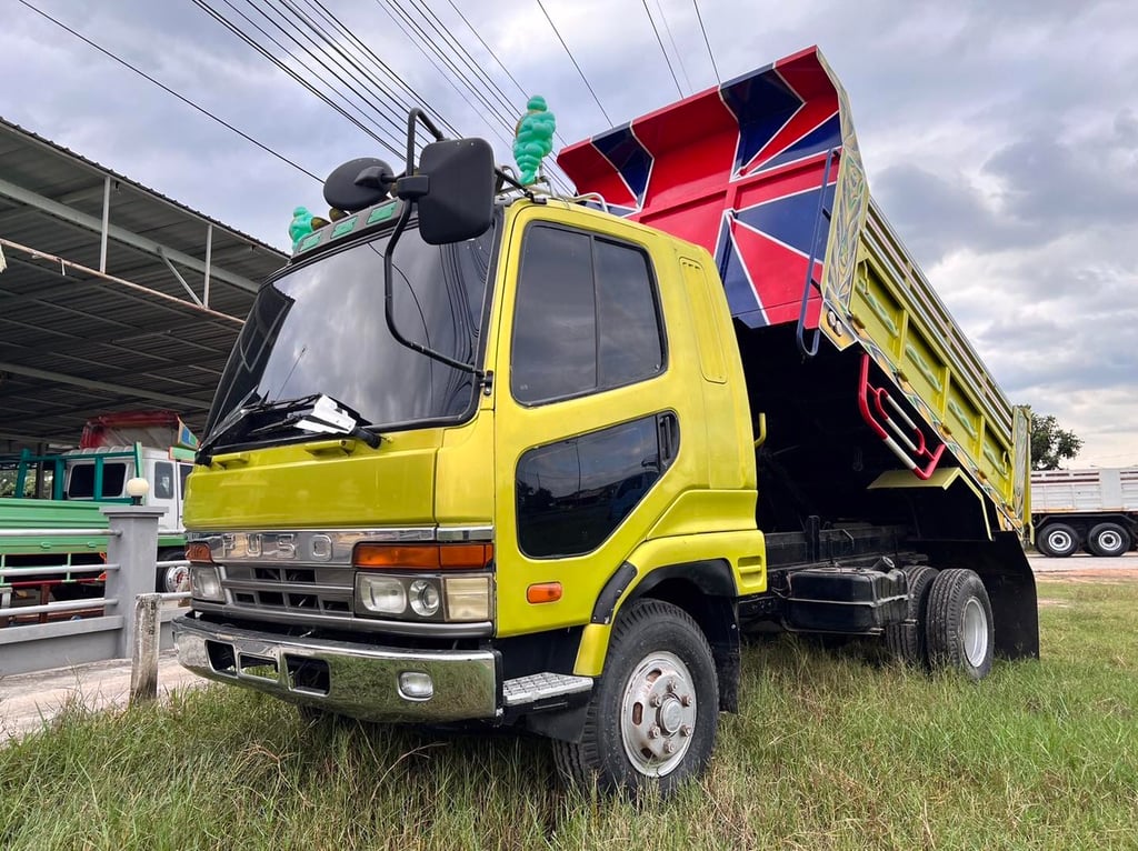 ขายรถ6ล้อดั้ม สภาพสวยพร้อมใช้งาน สนใจติดต่อ 090-8588220 ขายรถ6ล้อดั้ม สภาพสวยพร้อมใช้งาน สนใจติดต่อ 090-8588220