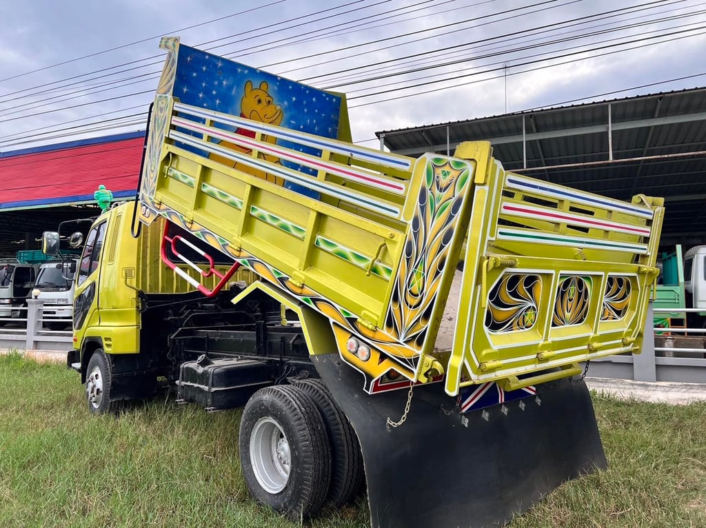 ขายรถ6ล้อดั้ม สภาพสวยพร้อมใช้งาน สนใจติดต่อ 090-8588220