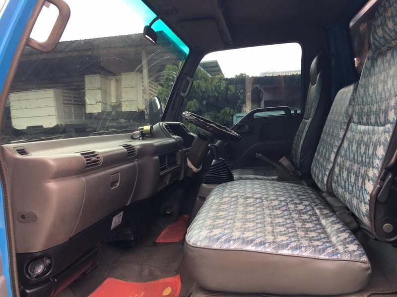 ขายรถ6ล้อ กระบะบรรทุก4.30เมตร NPR 135แรง เกียร์ร็อก แอร์เย็นฉ่ำ 