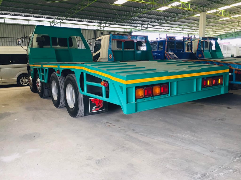 ขายเทรลเลอร์12ล้อ สิงห์ไฮเทคสภาพสวยพร้อมใช้งาน