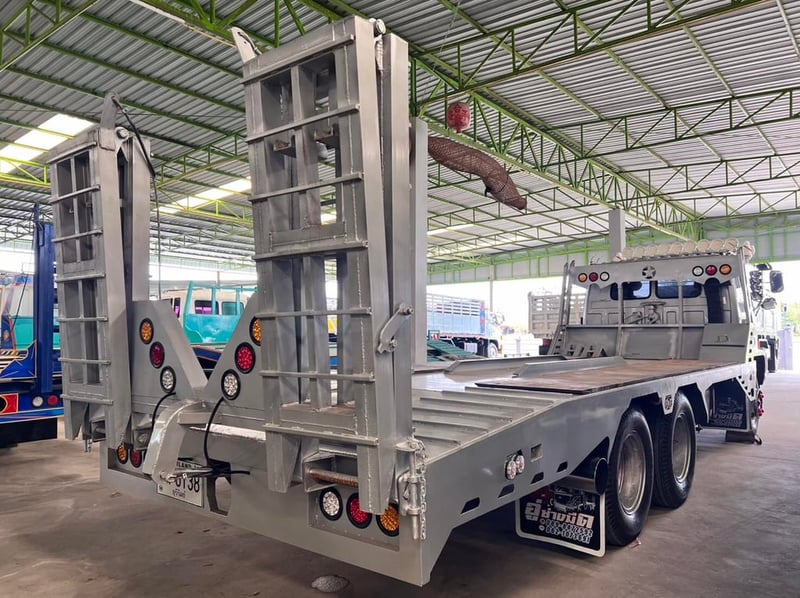 ขายรถเทรลเลอร์ขึ้นรถเกี่ยวข้าว ร็อกกี้210แรง  ราคา 550,000 