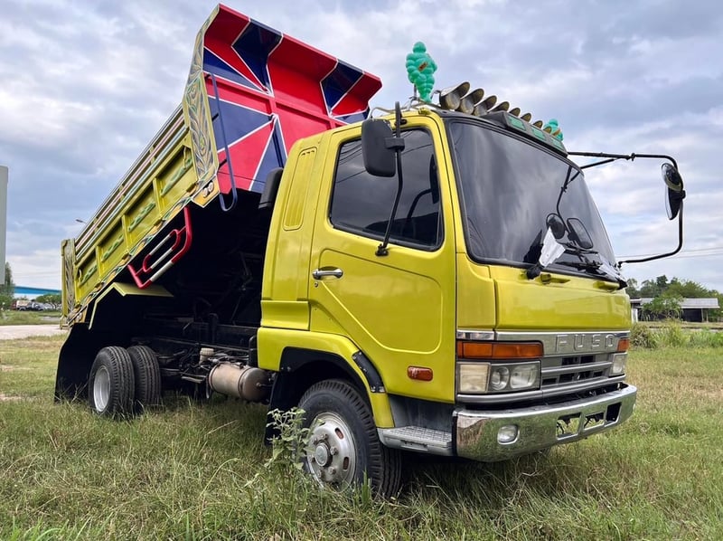 ขายรถ6ล้อดั้ม สภาพสวยพร้อมใช้งาน สนใจติดต่อ 090-8588220 