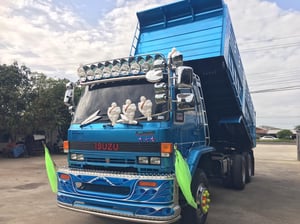 ร็อกกี้240แรง เกียร์อิตั้น กระบะใหม่ ยางใหม่ แอร์ใหม่ สีใหม่แต่งเต็มทุกระบบ