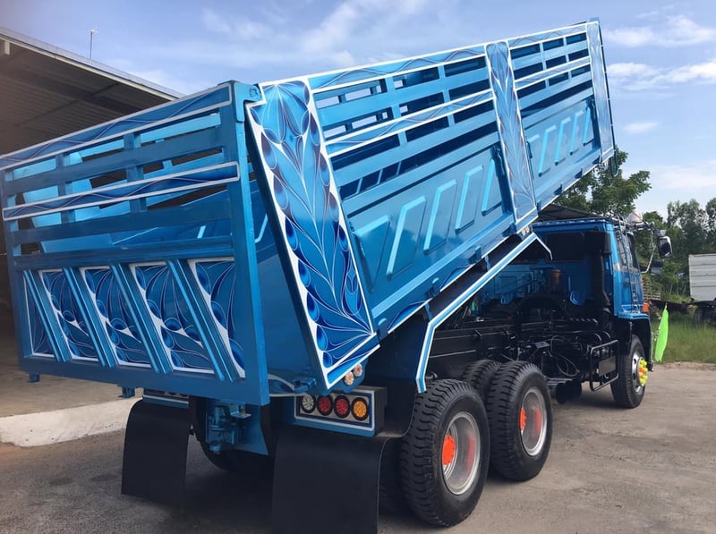 ร็อกกี้240แรง เกียร์อิตั้น กระบะใหม่ ยางใหม่ แอร์ใหม่ สีใหม่แต่งเต็มทุกระบบ