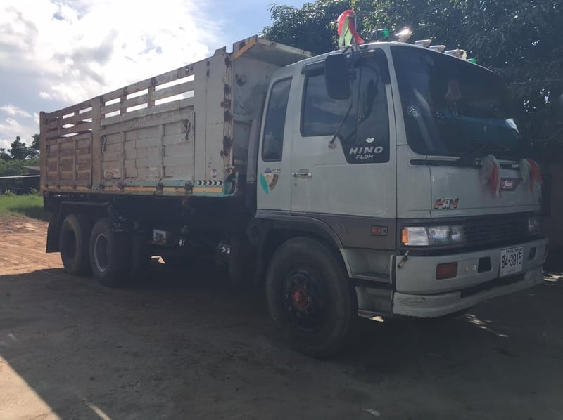 ขายรถดั้มพ่วงแม่ลูก 1,200,000 สภาพสวยๆพร้อมใช้งาน สนใจติดต่อ 090-8588220 เฮียณรงค์ ขายรถดั้มพ่วงแม่ลูก 1,200,000 สภาพสวยๆพร้อมใช้งาน สนใจติดต่อ 090-8588220 เฮียณรงค์