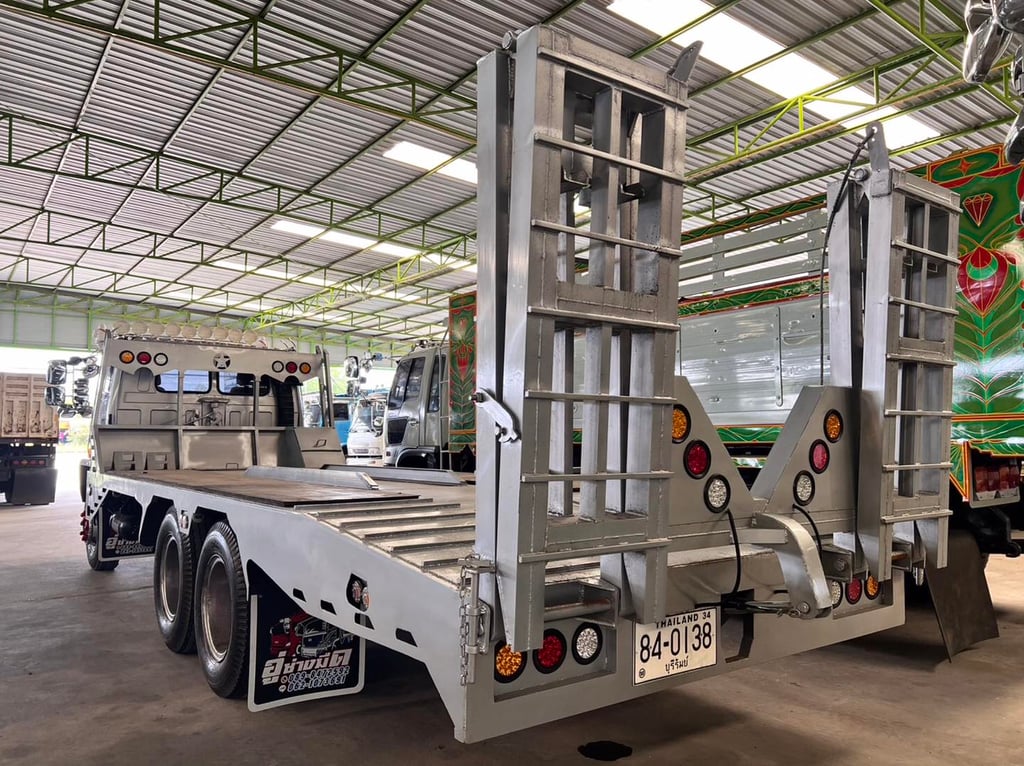 ขายรถเทรลเลอร์ขึ้นรถเกี่ยวข้าว ร็อกกี้210แรง  ราคา 550,000 