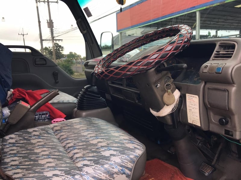 ขายรถ6ล้อ กระบะบรรทุก4.30เมตร NPR 135แรง เกียร์ร็อก แอร์เย็นฉ่ำ 