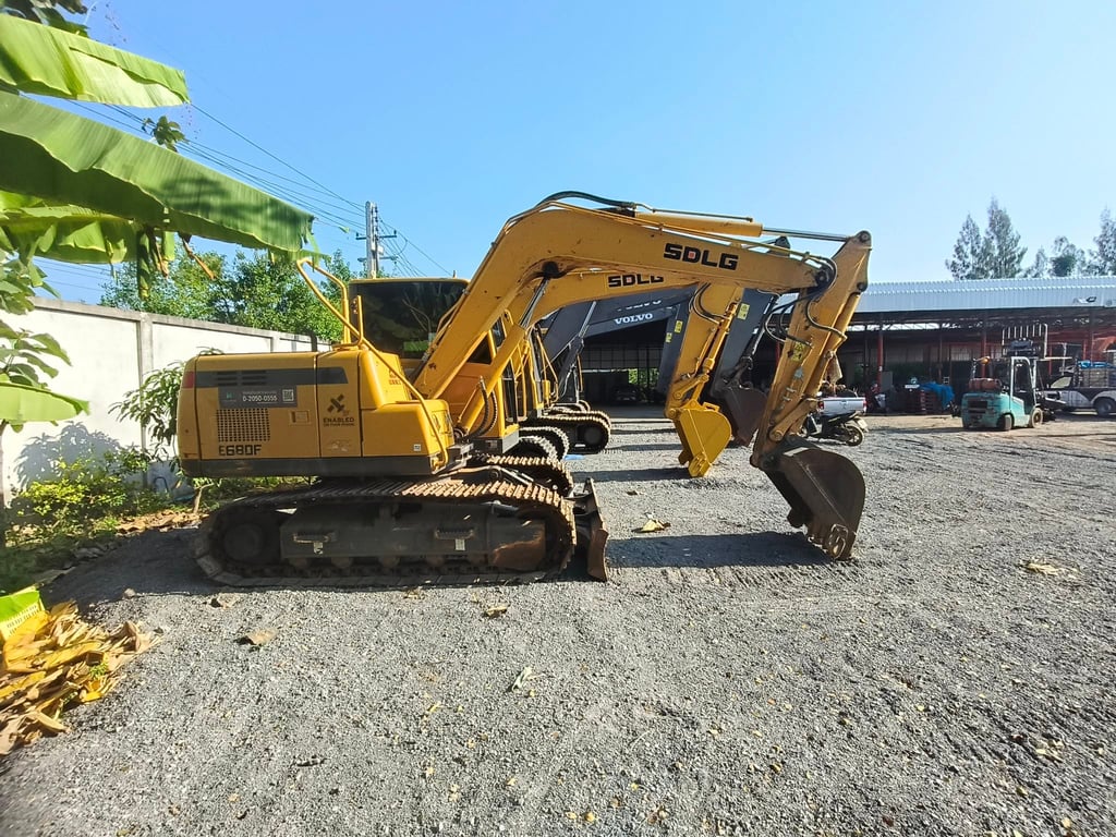 SDLG E680F 3,150ชม ราคา670,000 SDLG E680F 3,150ชม ราคา670,000