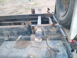 ISUZU NPR รถบรรทุก 6ล้อ ดั้มพ์ 