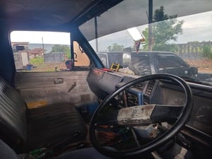 ISUZU NPR รถบรรทุก 6ล้อ ดั้มพ์ 