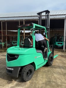 ฟอลคลิฟท์ดีเซล 3 ตัน MITSUBISHI มือสองสภาพดี!!