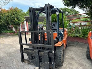 ฟอลคลิฟท์ 4 ตัน โตโยต้า มือสองสภาพดี!!