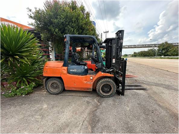 ฟอลคลิฟท์ 4 ตัน โตโยต้า มือสองสภาพดี!!