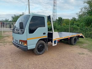 ISUZU NKR 4BE1 รถบบรทุก6ล้อ กระบะเหล็กรางทั้งคันท้ายลาดบรรทุกแม็คโครเล็กพร้อมใช้งาน ISUZU NKR 4BE1 รถบบรทุก6ล้อ กระบะเหล็กรางทั้งคันท้ายลาดบรรทุกแม็คโครเล็กพร้อมใช้งาน