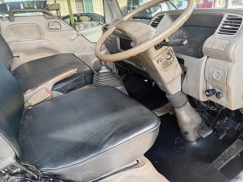 ISUZU NKR 4BE1 รถบบรทุก6ล้อ กระบะเหล็กรางทั้งคันท้ายลาดบรรทุกแม็คโครเล็กพร้อมใช้งาน ISUZU NKR 4BE1 รถบบรทุก6ล้อ กระบะเหล็กรางทั้งคันท้ายลาดบรรทุกแม็คโครเล็กพร้อมใช้งาน