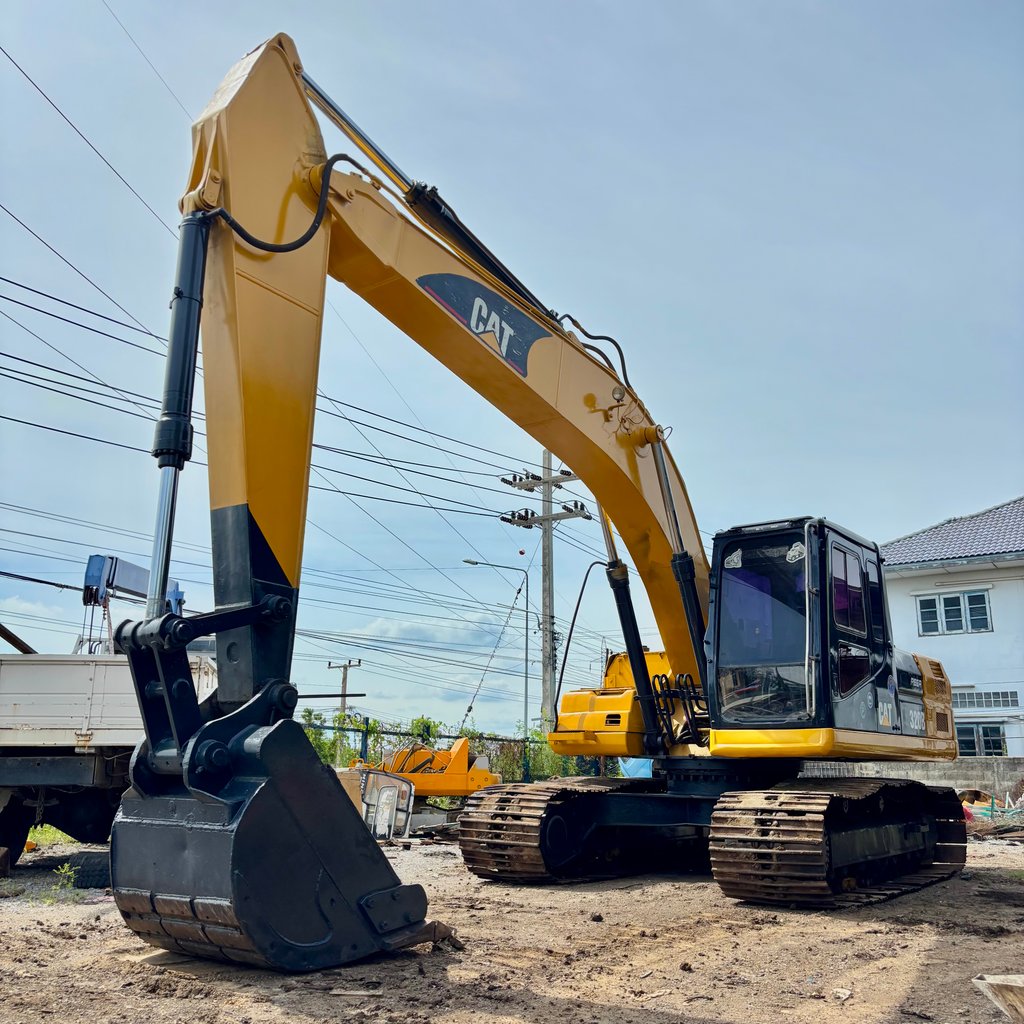 ขาย รถขุดแคท CAT 320B V2