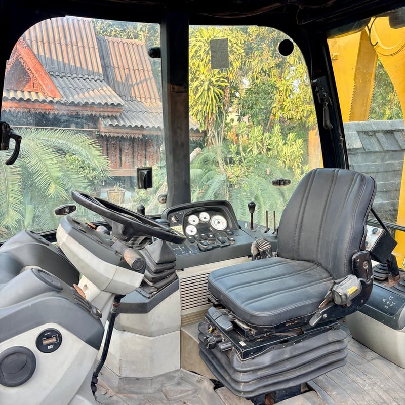 ขาย รถตักหน้าขุดหลังแคท CAT 422E ขาย รถตักหน้าขุดหลังแคท CAT 422E