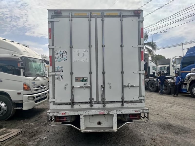ISUZU NQR 175แรงม้า รถบรรทุก 6ล้อ ตู้เย็น ปี2011 ISUZU NQR 175แรงม้า รถบรรทุก 6ล้อ ตู้เย็น ปี2011