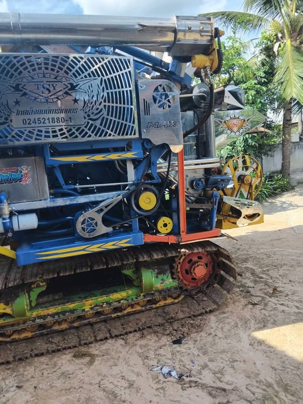 ยกคู่รถเกี่ยวพร้อมเทรลเลอร์ ยกคู่รถเกี่ยวพร้อมเทรลเลอร์