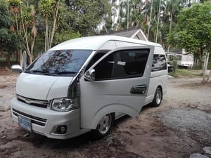 ขายรถตู้คอมมิวเตอร์ปี2557