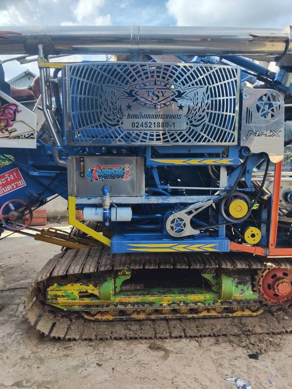 ยกคู่รถเกี่ยวพร้อมเทรลเลอร์ ยกคู่รถเกี่ยวพร้อมเทรลเลอร์