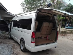 ขายรถตู้คอมมิวเตอร์ปี2557