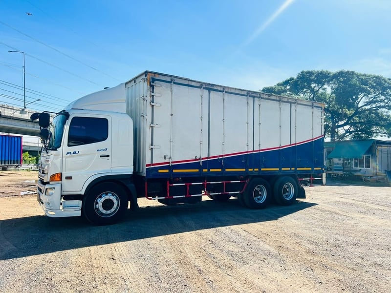HINO FL 260แรงม้า รถบรรทุก 10ล้อ ตู้แห้ง ปี2017 เลขไมล์น้อยกว่า 100,000 กม. HINO FL 260แรงม้า รถบรรทุก 10ล้อ ตู้แห้ง ปี2017 เลขไมล์น้อยกว่า 100,000 กม.