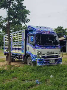 🚛 ขายรถบรรทุก 6 ล้อ ISUZU FRR210 สภาพสวย พร้อมใช้งาน  💰 ราคาเพียง 750,000 บาท เท่านั้น!