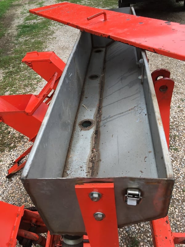 ขายเครื่องหยอดข้าวโพดรถไถใหญ่โครงยาว2.72เมตรมือสอง4แถว Kubota Ms360 คานคู่ใส่รถไถ30-50แรงปรับร่องได้ราคา45,000บาทสนใจติดต่อ088-9049322ครับ