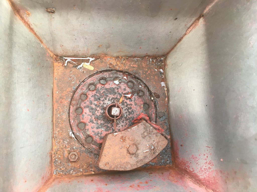 ขายเครื่องหยอดข้าวโพด4แถวถังเลสมือสองสมัยการช่างคานคู่สภาพดีใส่รถไถได้ทุกรุ่นพร้อมใช้งานราคา36,000บาทโทร088-9049322ครับโครงยาว2.42เมตร