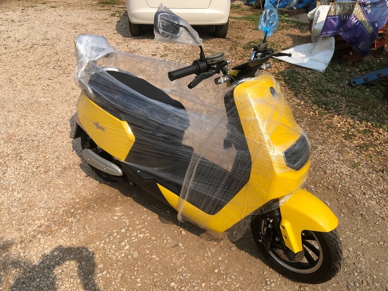 ขายรถไฟฟ้าใหม่aj c-lionจดทะเบียนได้ของแถมครบราคา38,500บาทโทร088-9049322