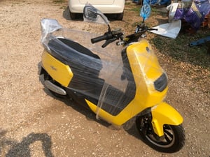 ขายรถไฟฟ้าใหม่aj c-lionจดทะเบียนได้ของแถมครบราคา38,500บาทโทร088-9049322