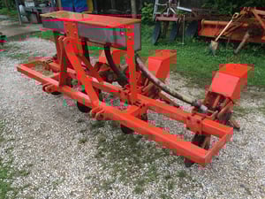 ขายเครื่องหยอดข้าวโพดรถไถใหญ่โครงยาว2.72เมตรมือสอง4แถว Kubota Ms360 คานคู่ใส่รถไถ30-50แรงปรับร่องได้ราคา45,000บาทสนใจติดต่อ088-9049322ครับ